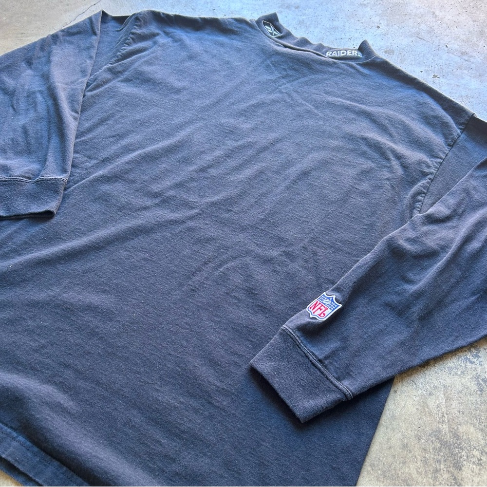 Reebok Men's Dark Gray Long Sleeve Shirt